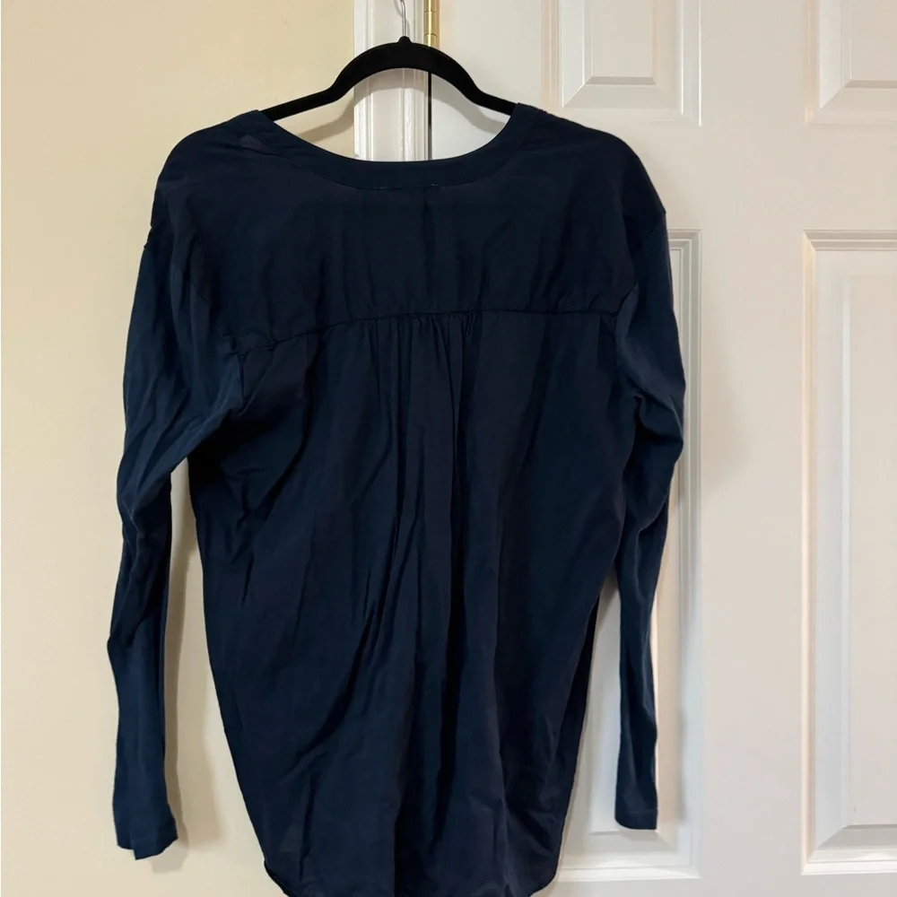 Splendid Deep Blue Twist Front Blouse - Picture 5 of 5